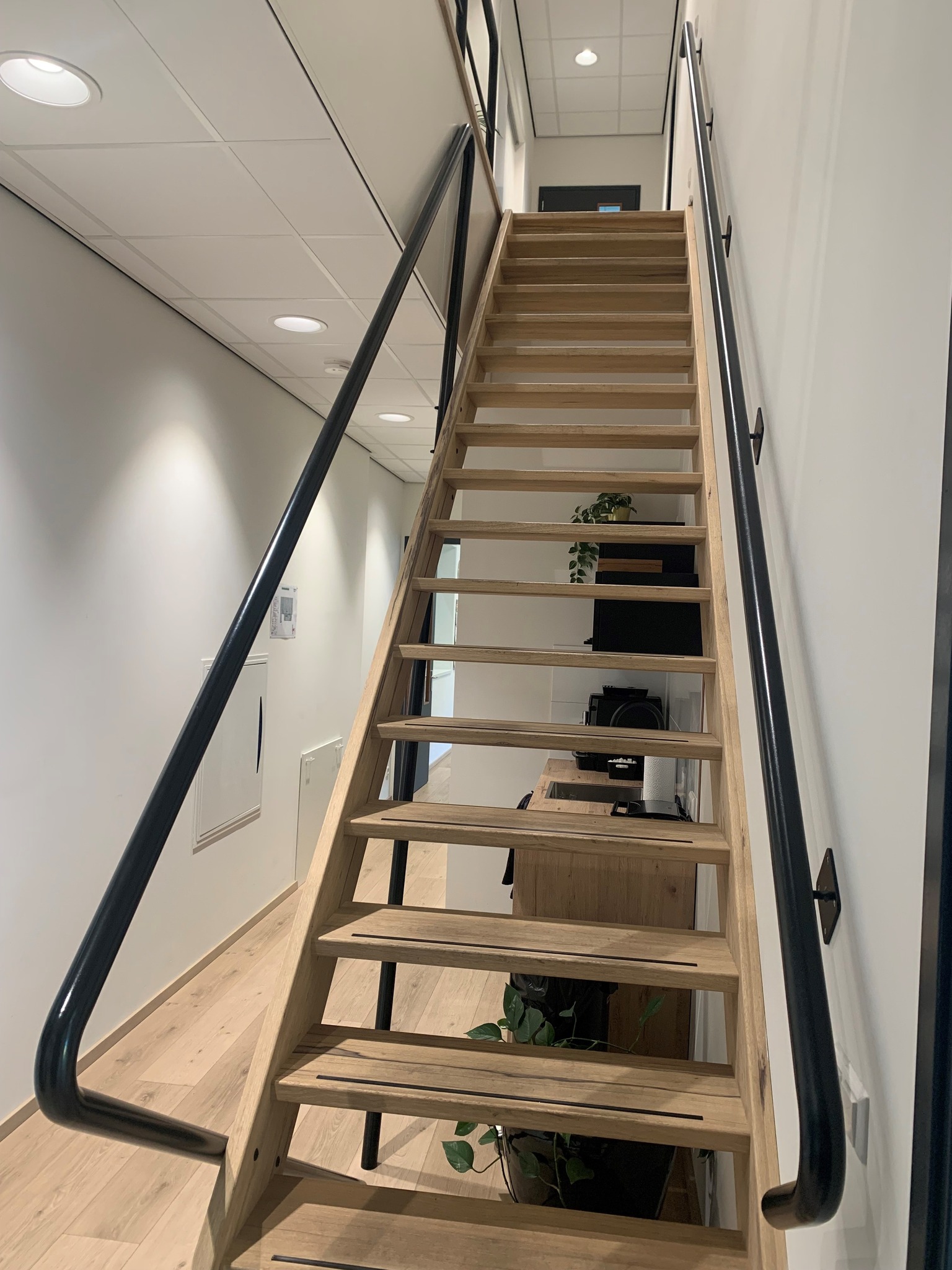 402407766_786617556604228_3809392647297115204_n Gebogen leuningen Tebunus